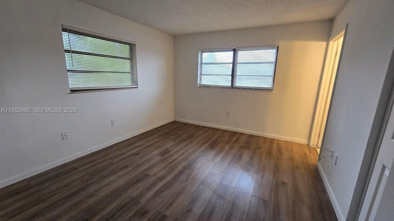 13950 Ne 4th Ave #AA - Photo 6 of 8