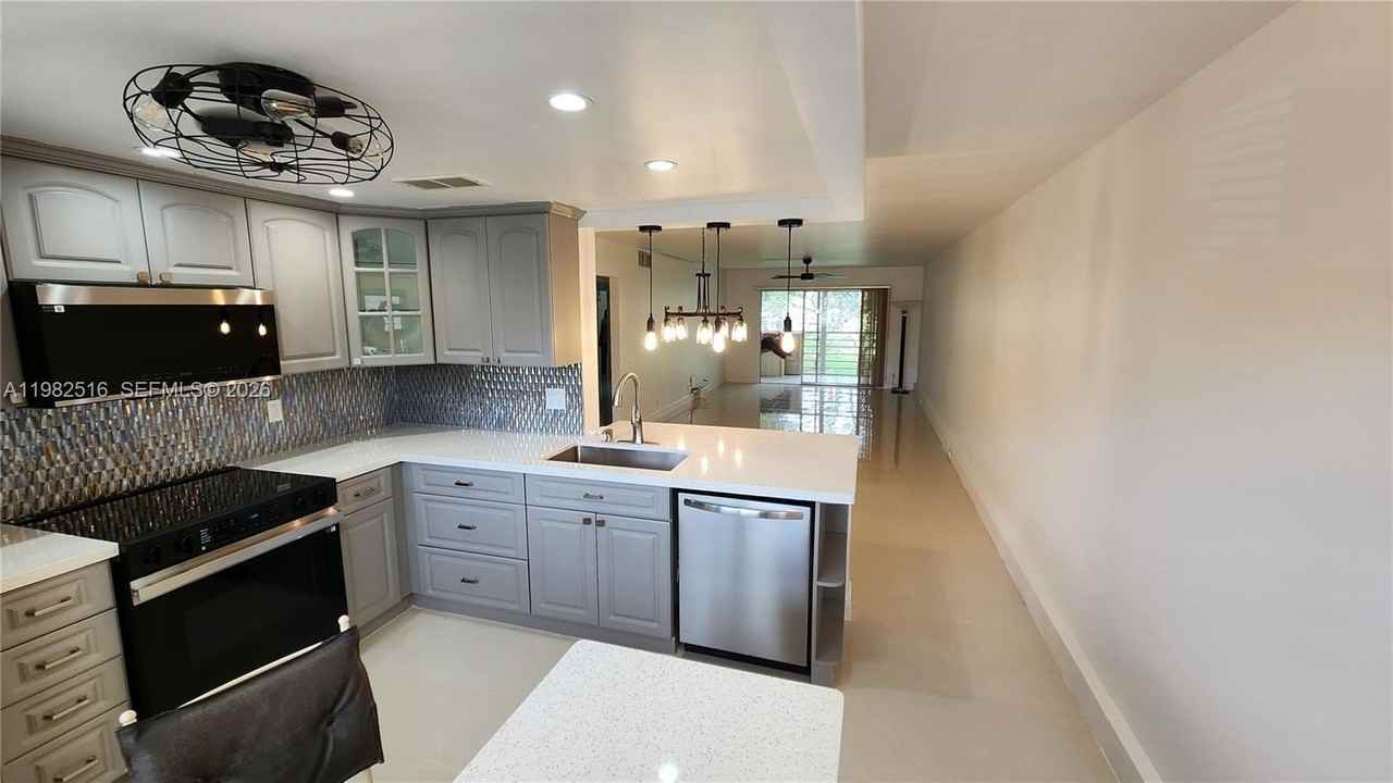 2403 Antigua Cir #L2 - Photo 4 of 35