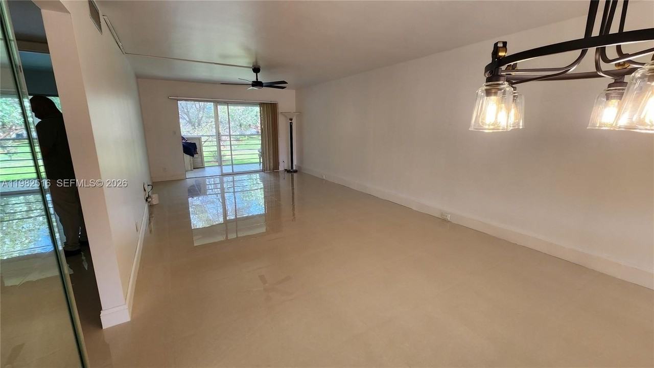 2403 Antigua Cir #L2 - Photo 7 of 35