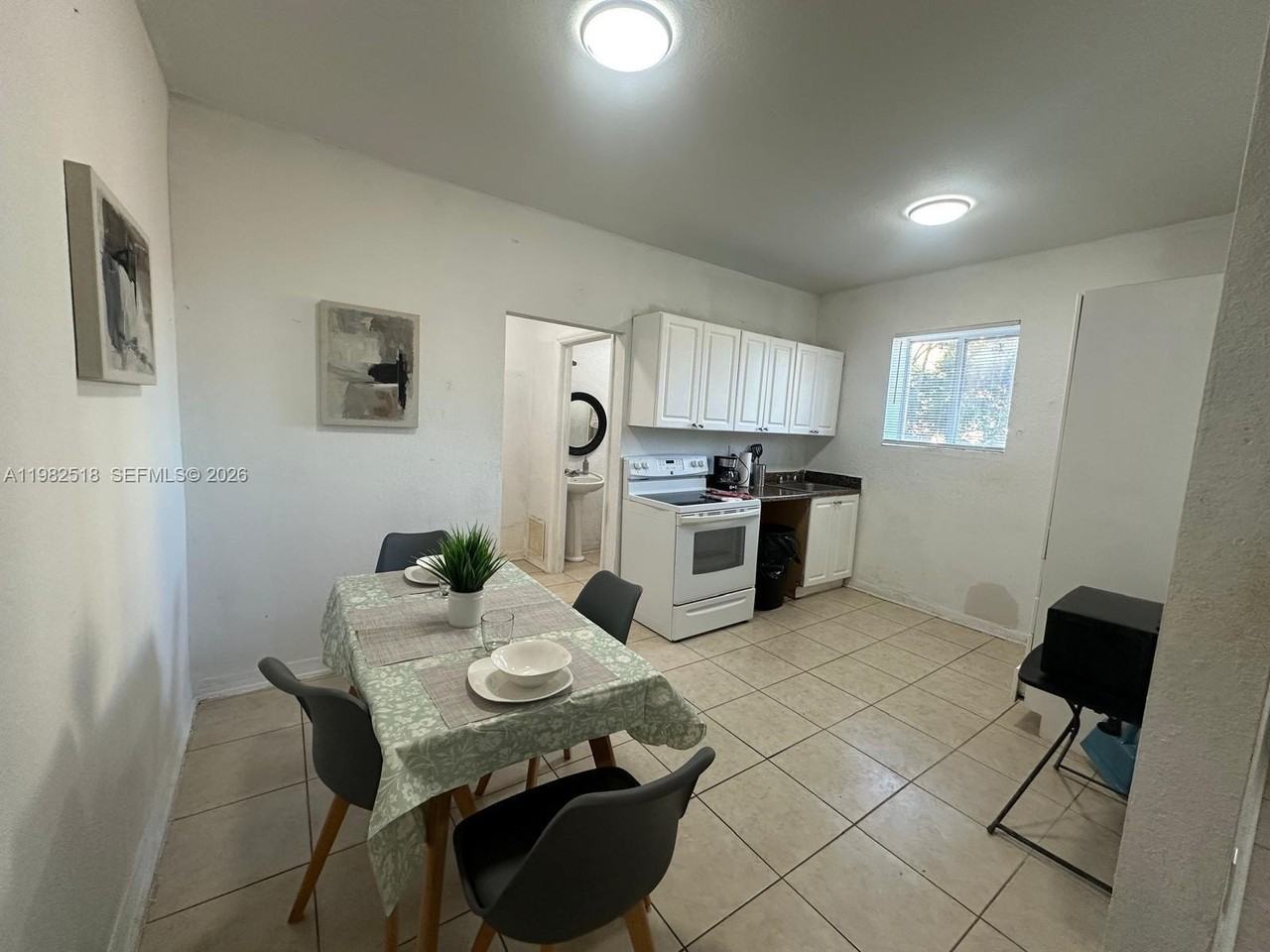 1021 Nw 3rd St #201 - Photo 6 of 16