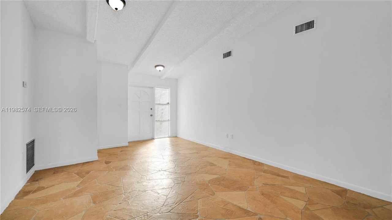 10583 La Placida Dr - Photo 6 of 35