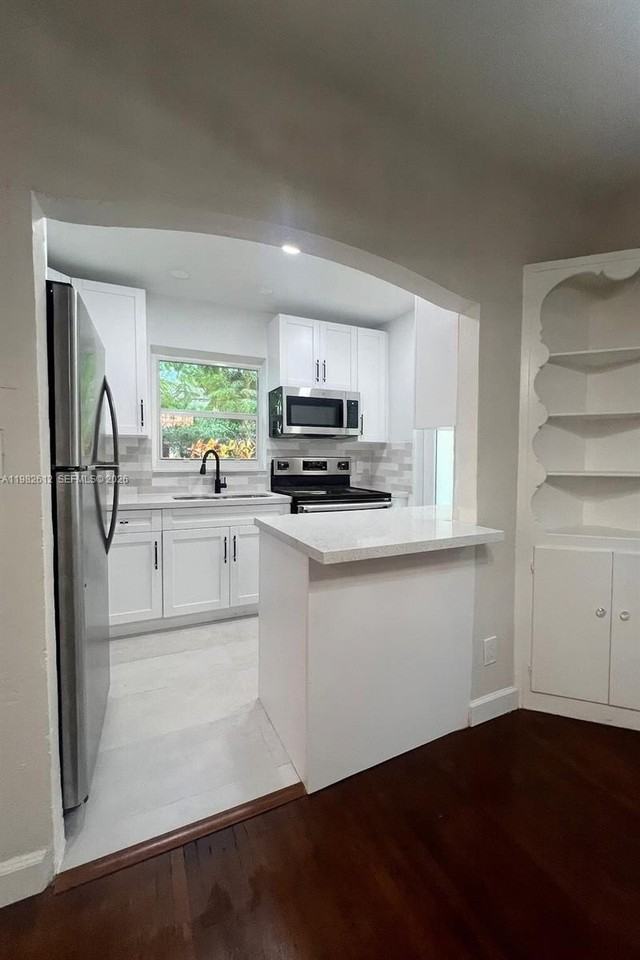 1900 Tigertail Ave #1 - Photo 4 of 18