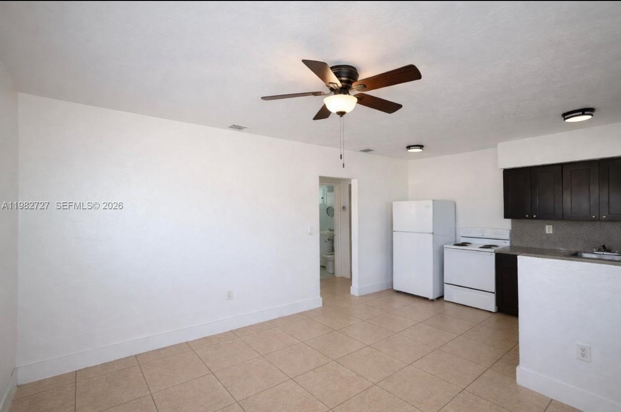 5700 Sw 4th St #1 - Photo 4 of 10