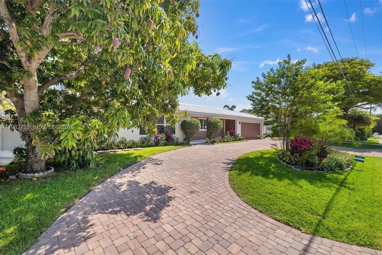 2816 Ne 35th St - Photo 4 of 44