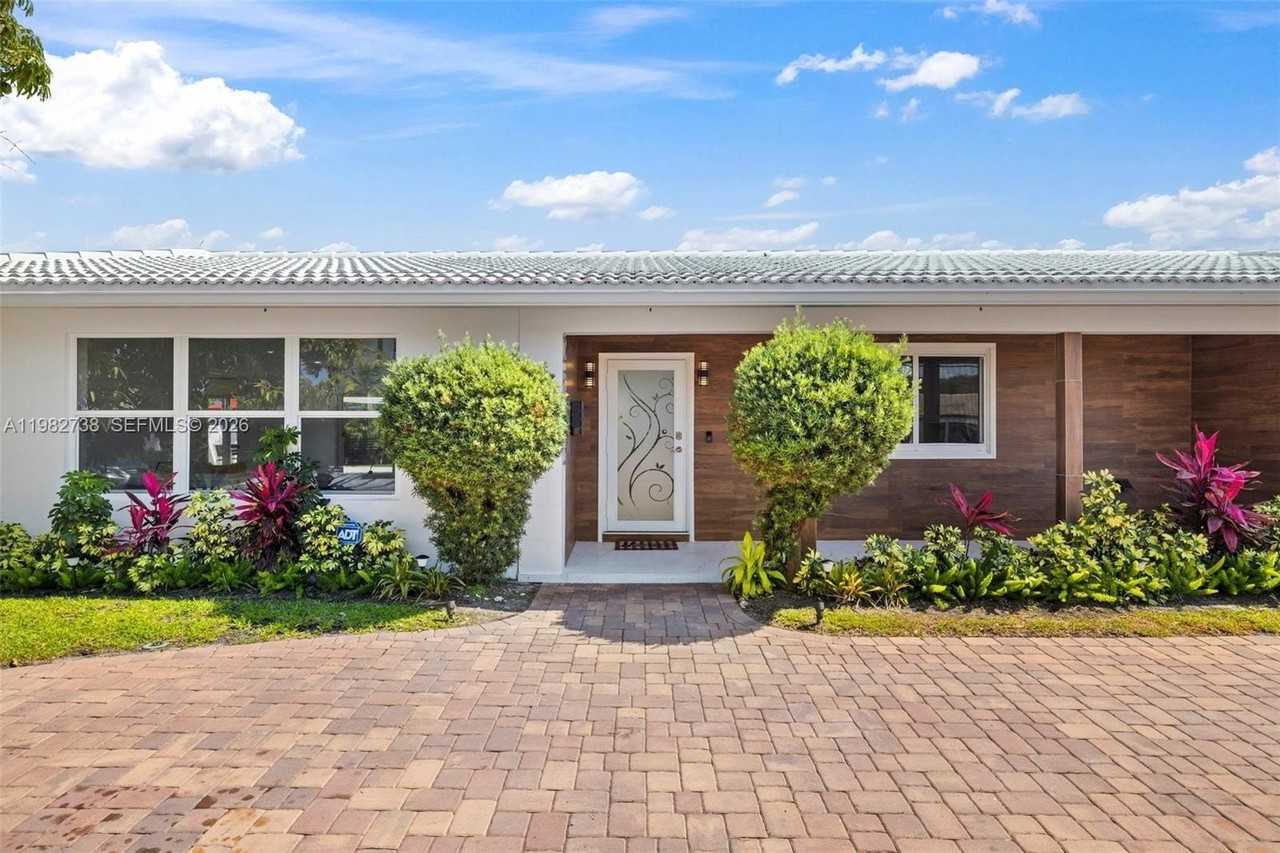 2816 Ne 35th St - Photo 5 of 44