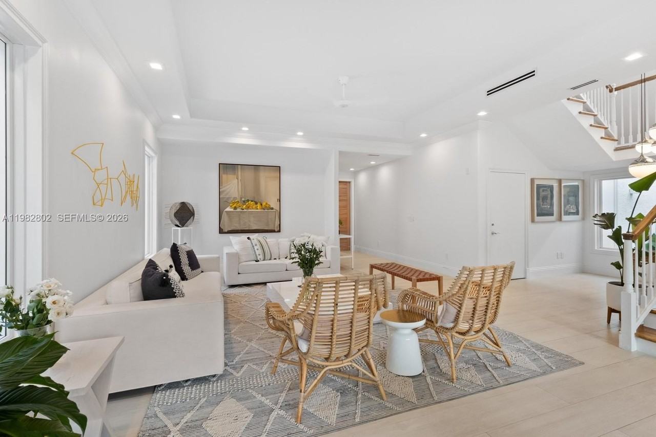 5 Coconut Ln - Photo 3 of 41