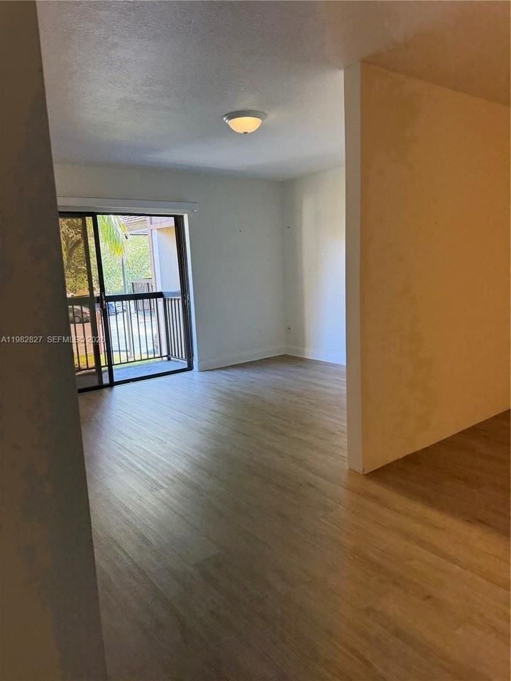 7925 Sw 86th St #923 - Photo 3 of 9