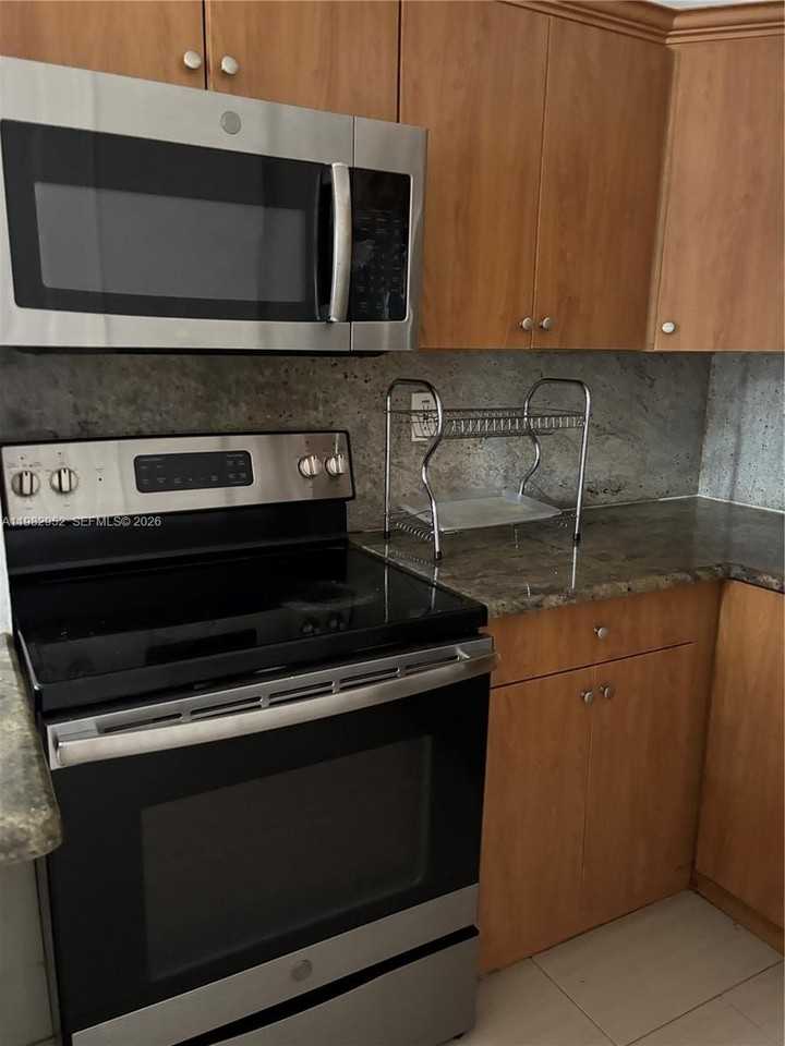 8701 Sw 141st St #M3 - Photo 7 of 10