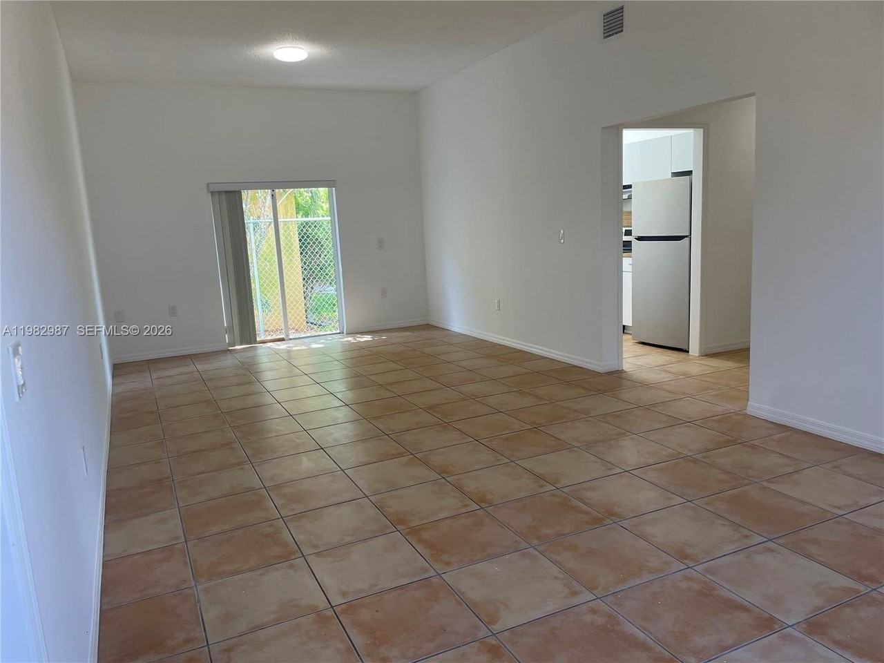 3421 Sw 25th St #01 - Photo 6 of 41