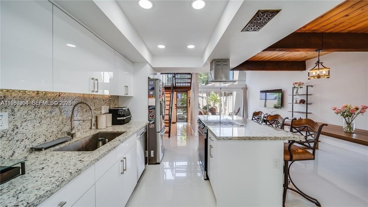 10462 Sw 78th St #10462 - Photo 6 of 35