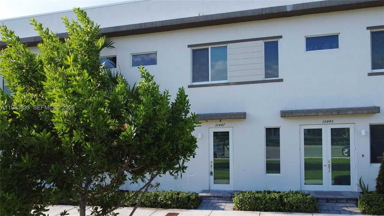 10447 Nw 66th St - Photo 3 of 50