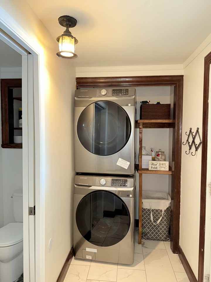 612 W Washington St - Photo 6 of 11