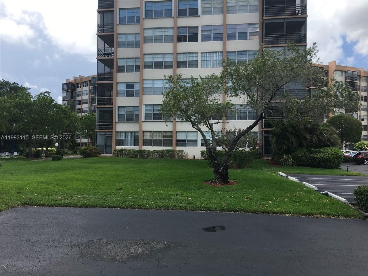 1100 Saint Charles Pl #215 - Photo 2 of 29