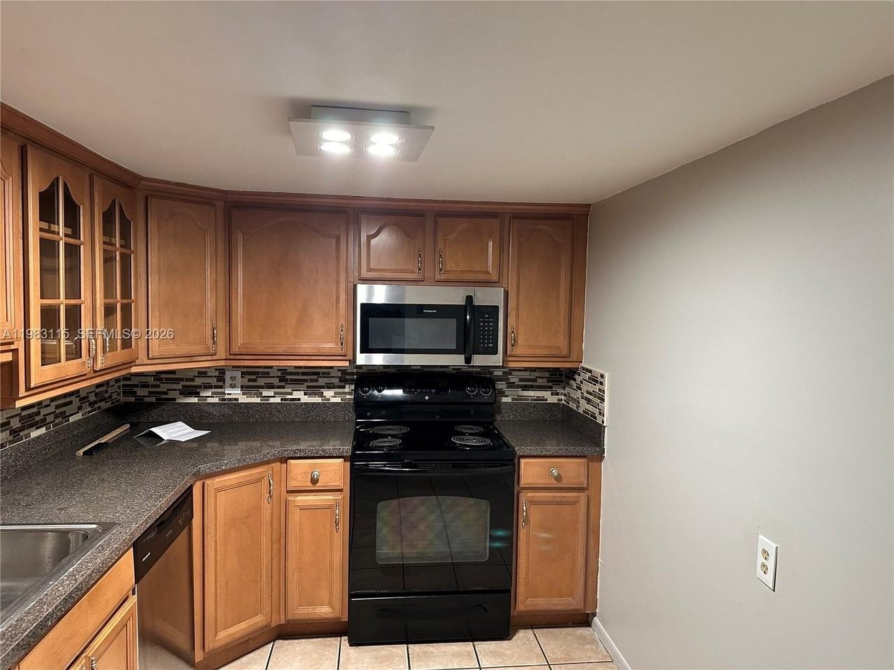 1100 Saint Charles Pl #215 - Photo 6 of 29