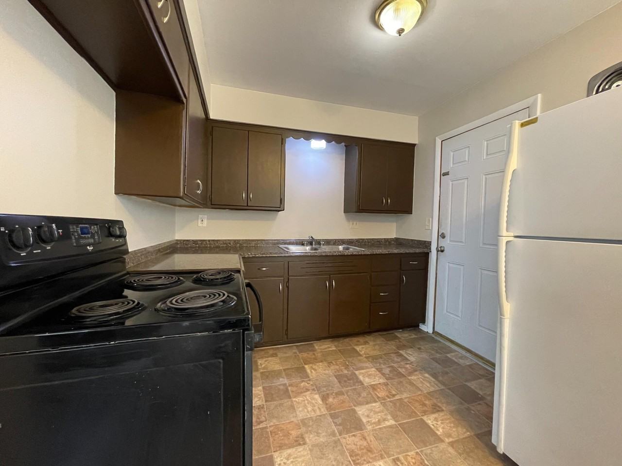 5806 N 76th St #2 - Photo 4 of 12