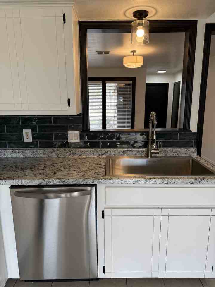 4204 Nw 51st St #A - Photo 7 of 15