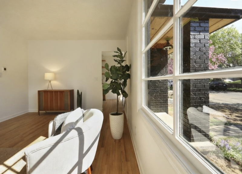 2833 Se 45th Ave - Photo 3 of 12