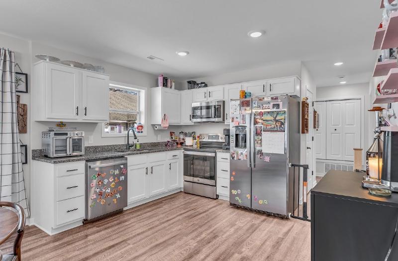 916 Sw Warren Ave - Photo 2 of 12