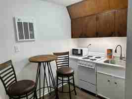 featured image of 1708 Holloman Dr #9