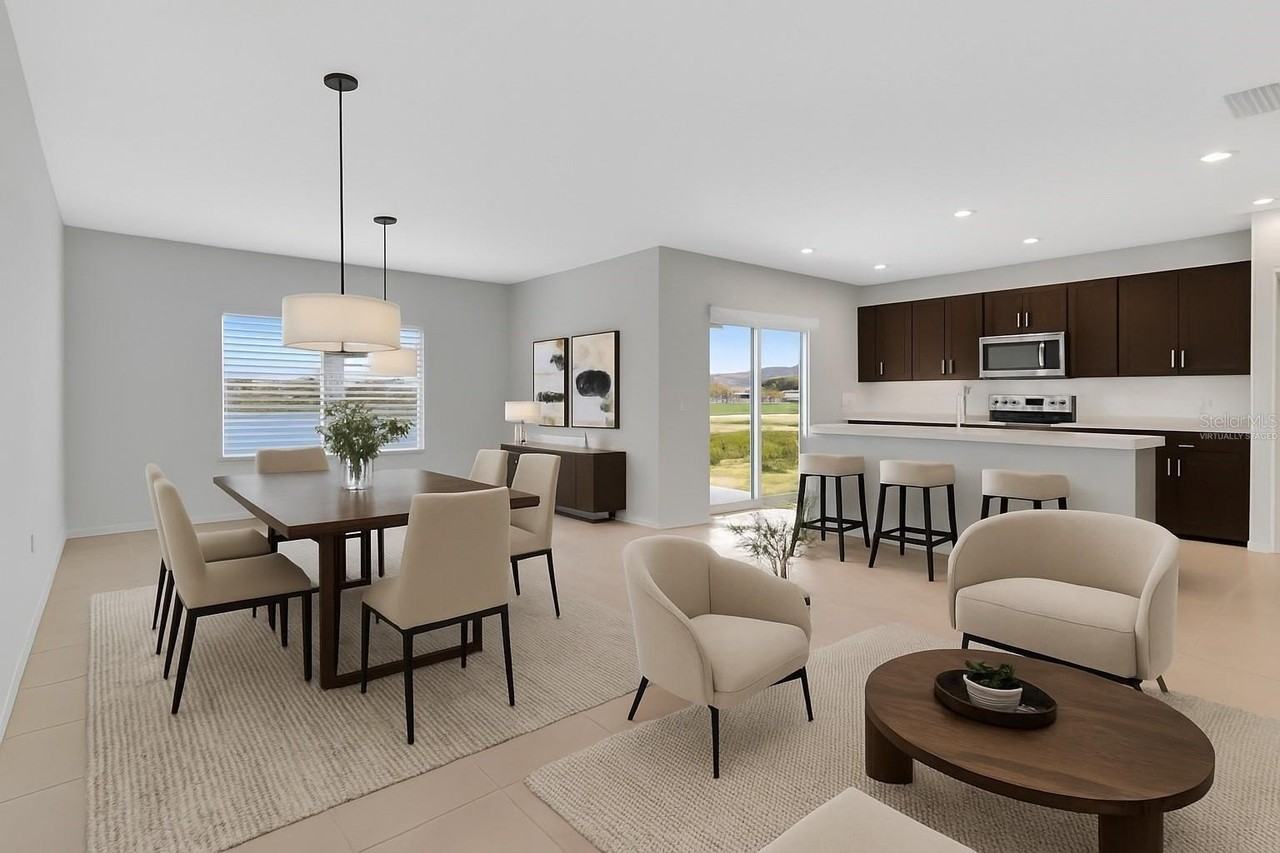 221 Aquamarine Ln - Photo 4 of 32