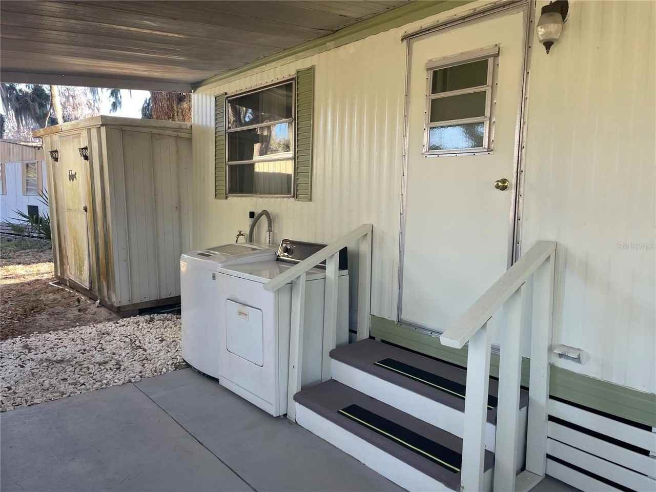 1079 Nw 7th Blvd - Photo 4 of 26