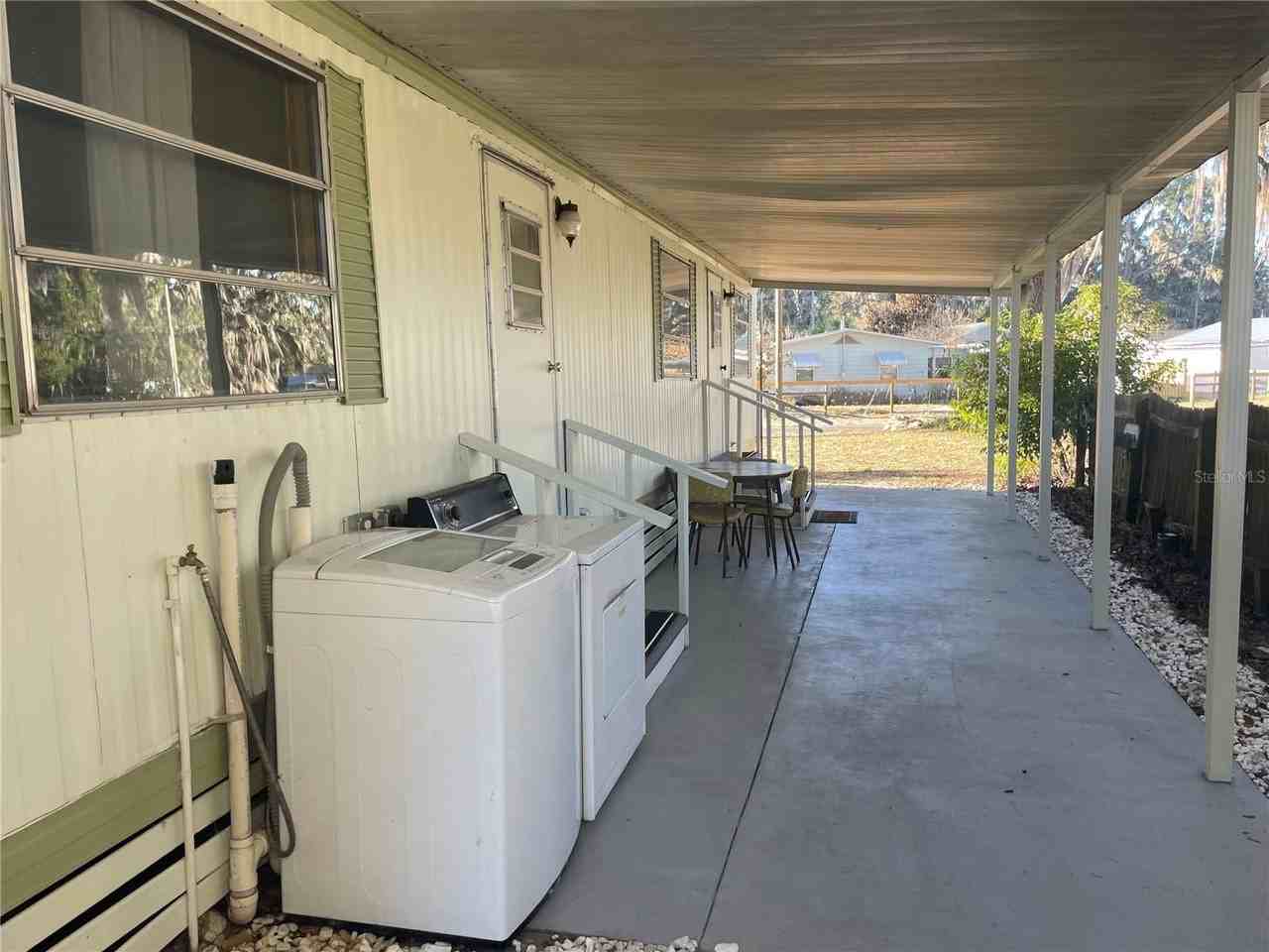 1079 Nw 7th Blvd - Photo 5 of 26