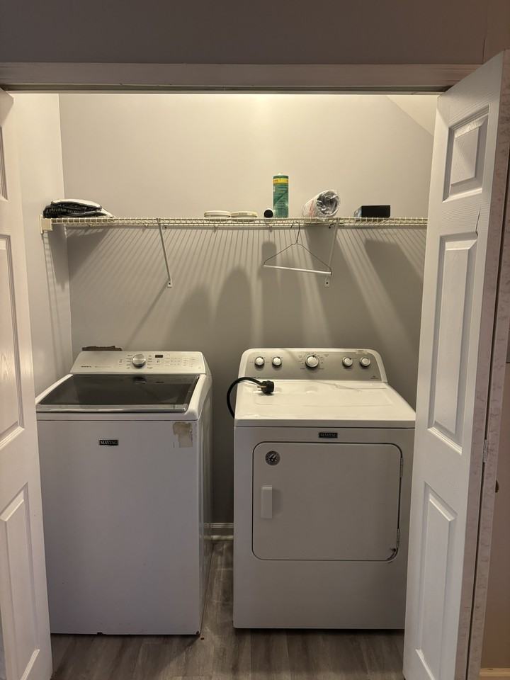 559 Woodlawn Ave Nw #B - Photo 3 of 8