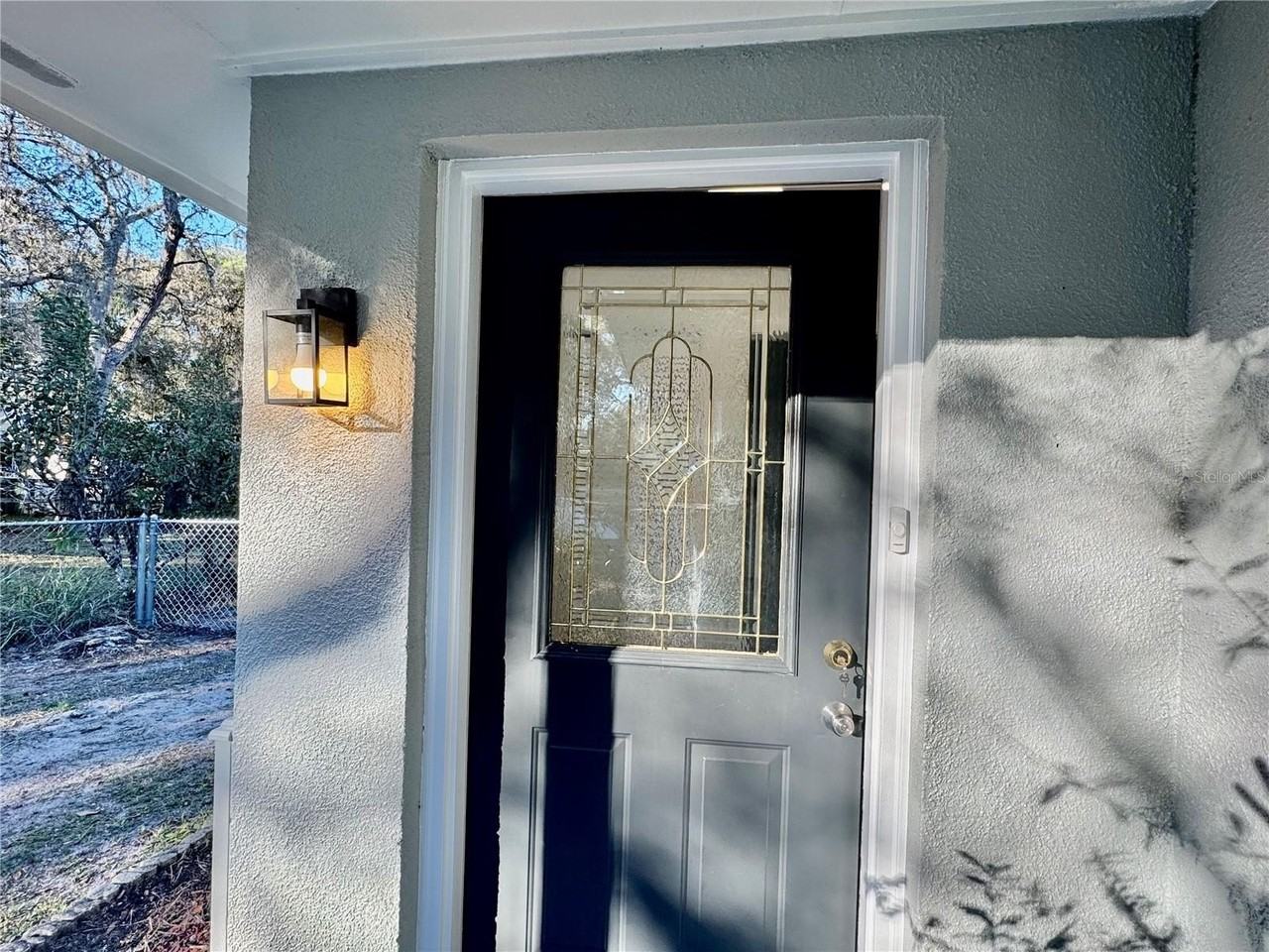 2559 W Lake Dr - Photo 3 of 22