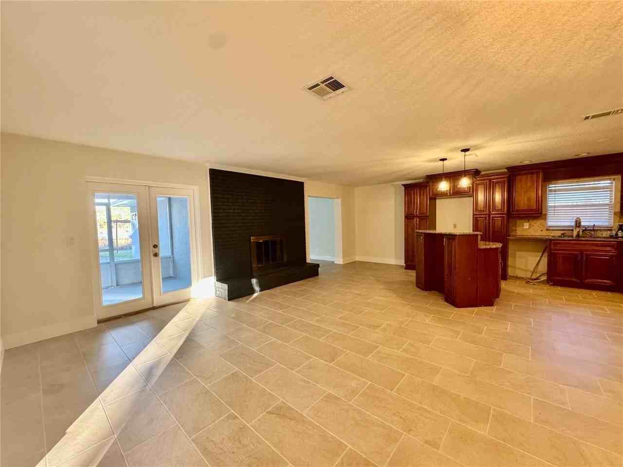 2559 W Lake Dr - Photo 6 of 22