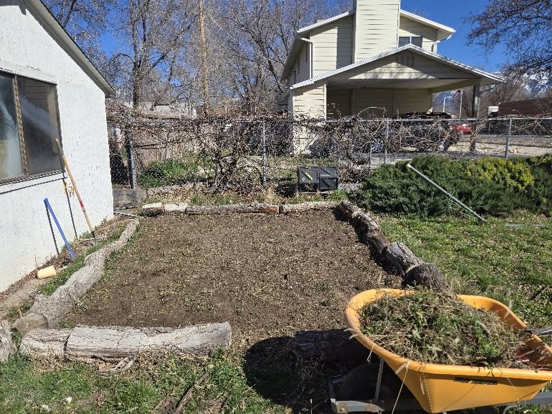 745 W Lennox St - Photo 5 of 19