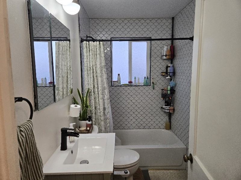 745 W Lennox St - Photo 6 of 19