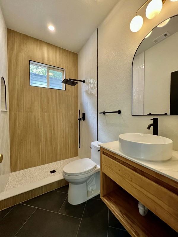 1075 Irving St #B - Photo 3 of 8