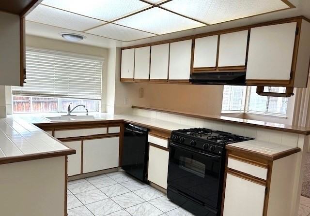 233 Maple Ct - Photo 3 of 9