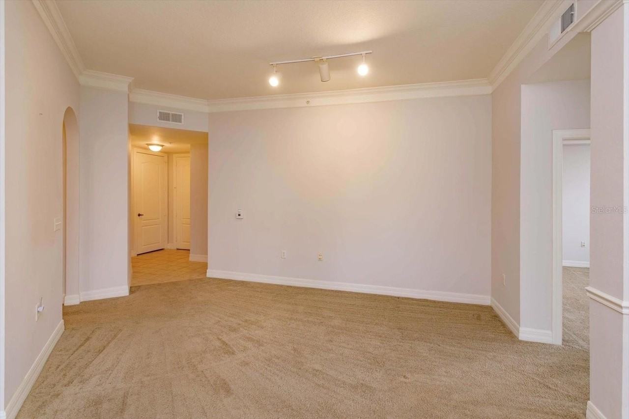 509 Mirasol Cir #102 - Photo 3 of 30