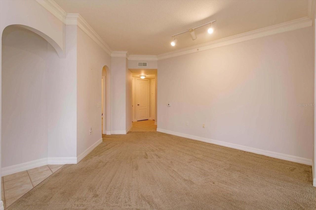 509 Mirasol Cir #102 - Photo 4 of 30