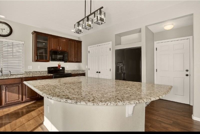 17778 E 44th Ave - Photo 4 of 20