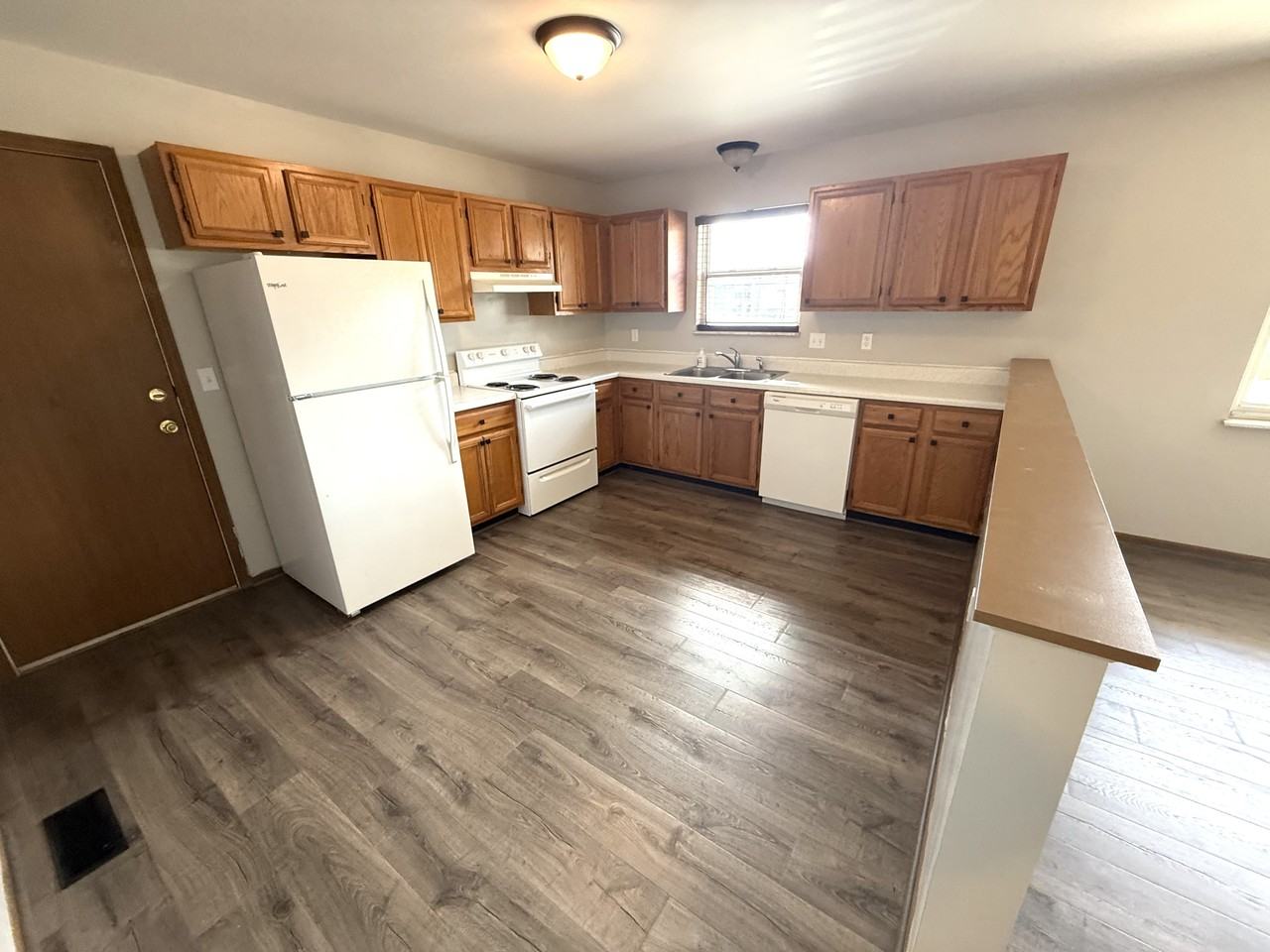 608 Linda Ln Apt A - Photo 6 of 20