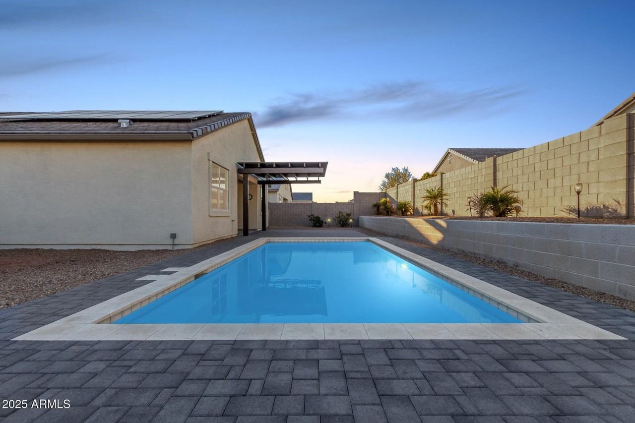 1016 W Beacon Dr - Photo 4 of 19