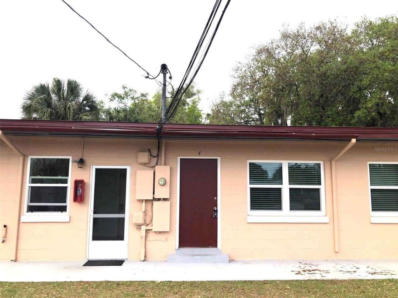 1401 E Alfred St #4 - Photo 3 of 11