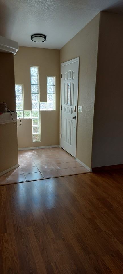 3135 Daytona Ave - Photo 4 of 4