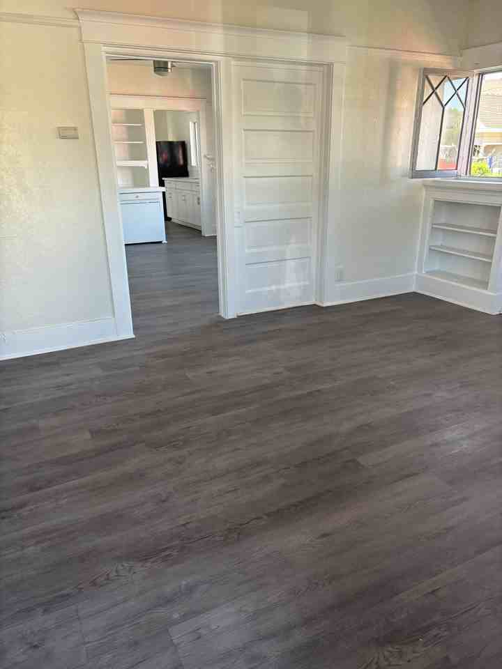 402 E 43rd Pl #2 - Photo 4 of 17