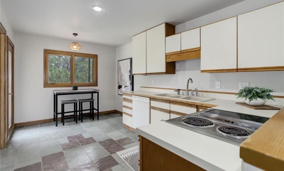 14810 Herring Rd - Photo 6 of 20