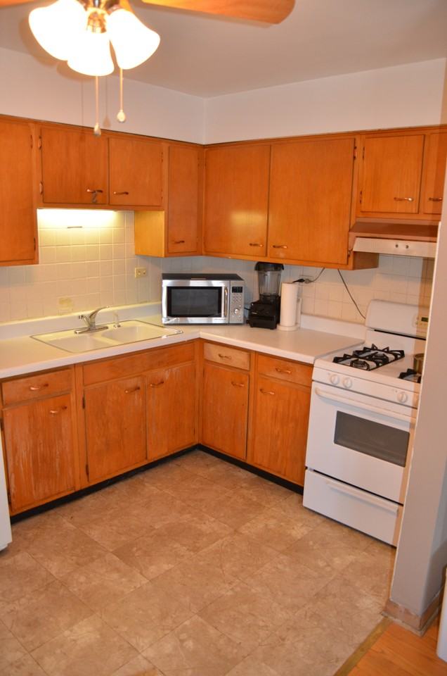 1603 Waukegan Rd #16 - Photo 3 of 10