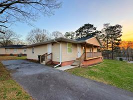 featured image of 613 W 4th Ave