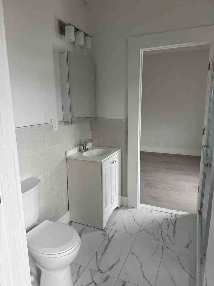 233 Whipple St #3 - Photo 4 of 8