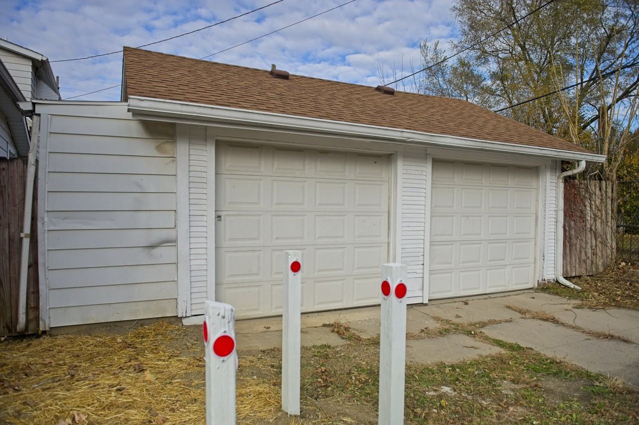 447 N Beville Ave - Photo 2 of 19