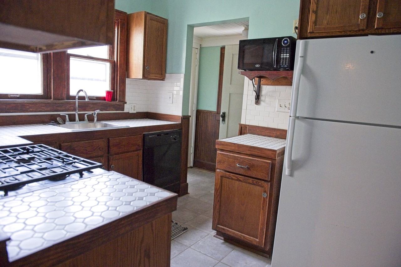 447 N Beville Ave - Photo 4 of 19