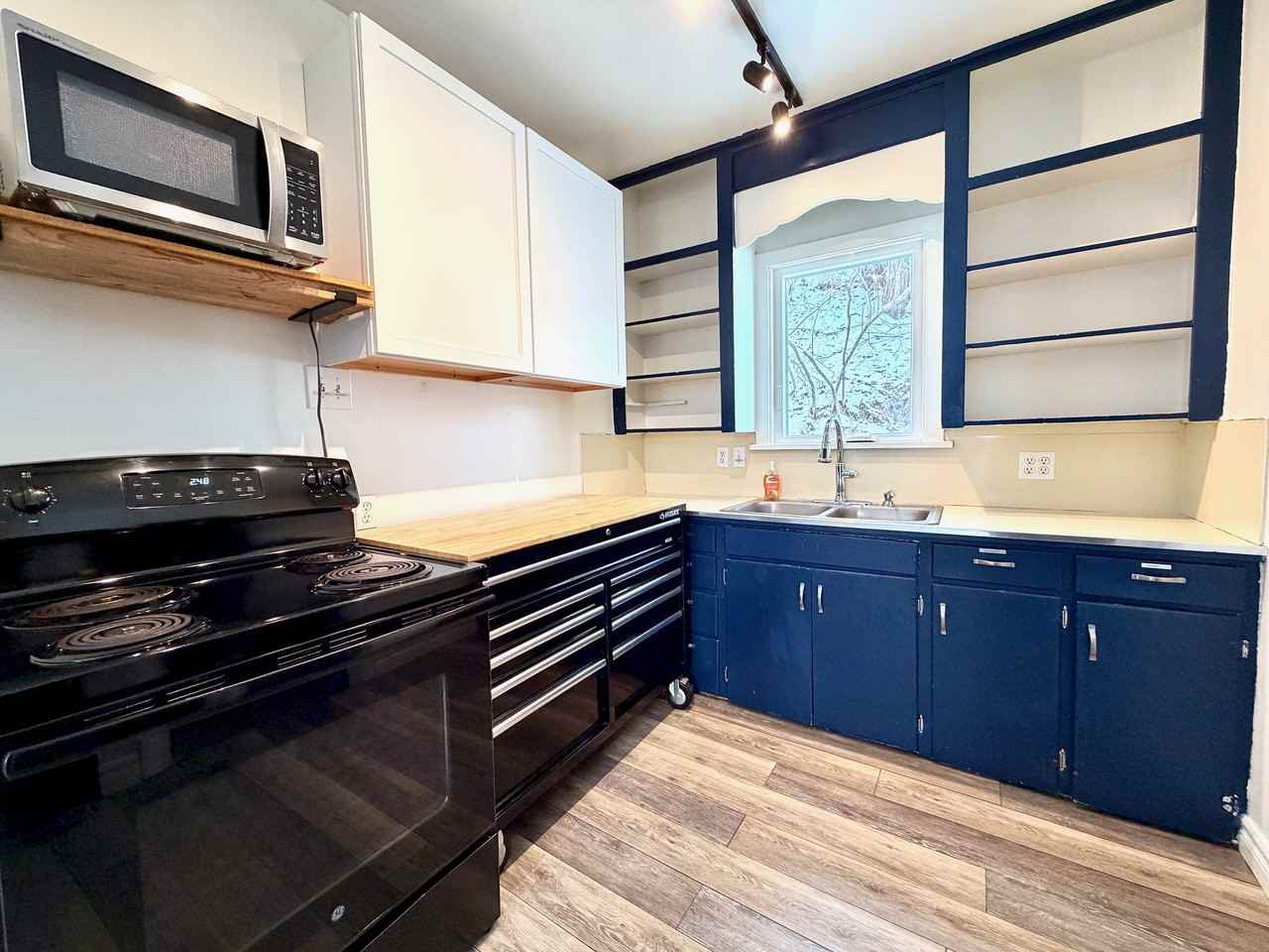 924 Electric Ave - Photo 5 of 20