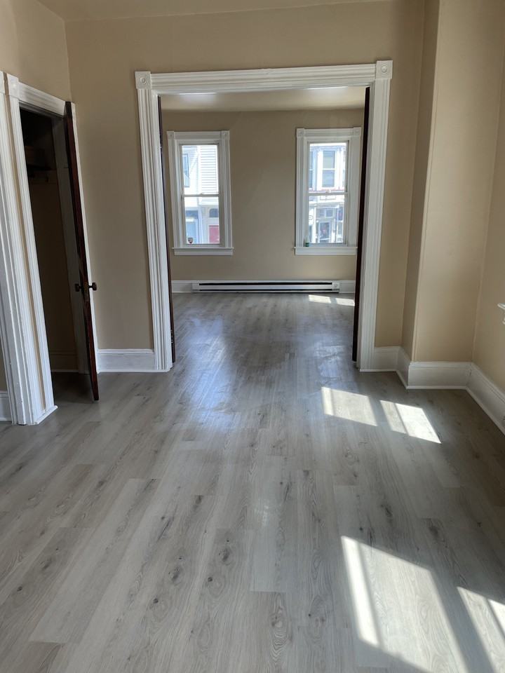 203 S 11th St #1stFL - Photo 6 of 10