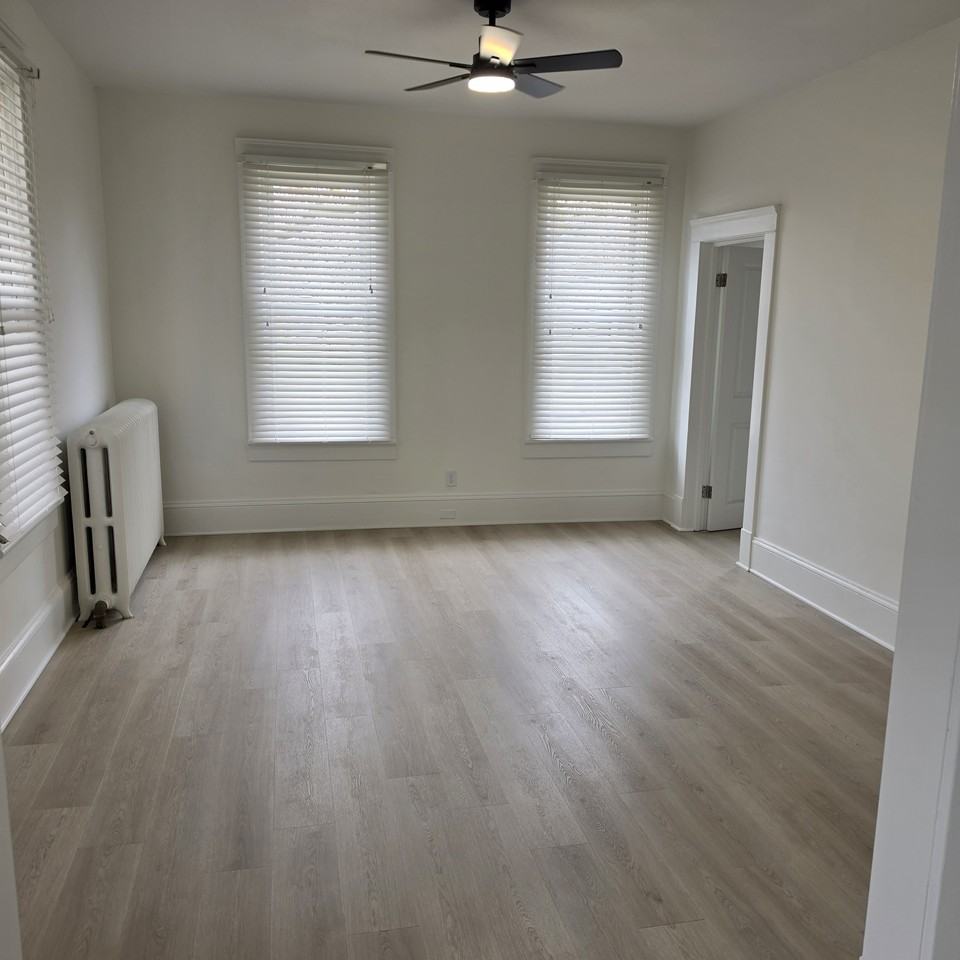 1017 Putnam St - Photo 2 of 10